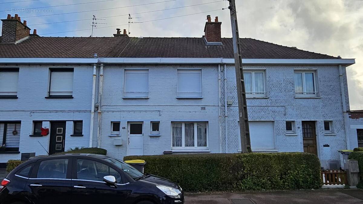 Maison à NEUVILLE-EN-FERRAIN