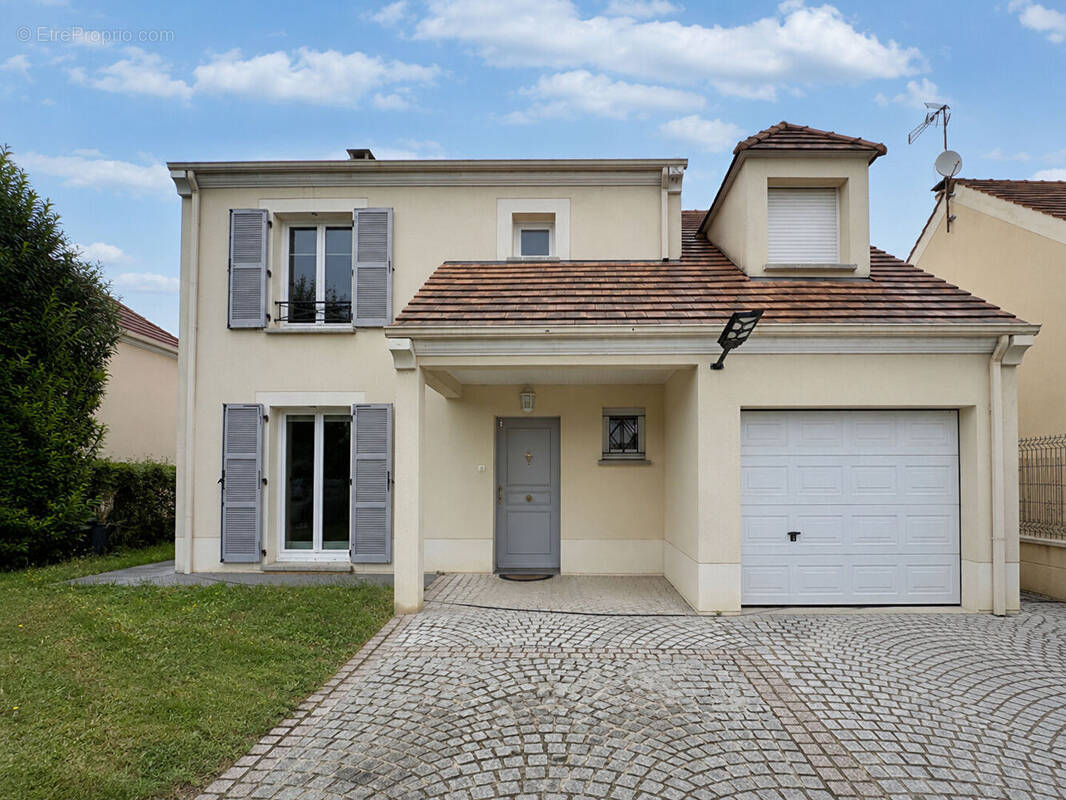 Maison à VIGNEUX-SUR-SEINE