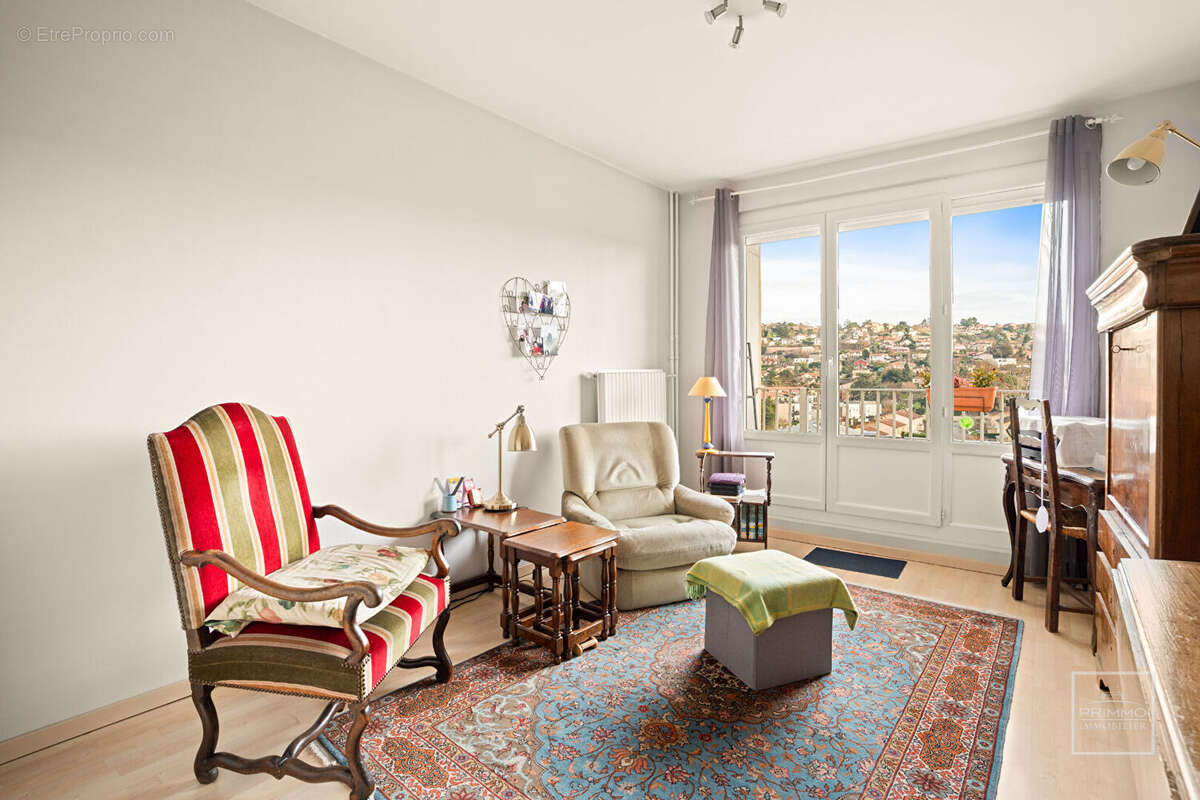 Appartement à NEUVILLE-SUR-SAONE