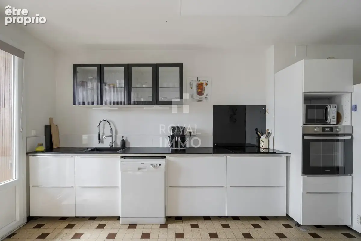 Toulon est-limitrophe la valette du var t4 + balcons + grand garage - photo 4