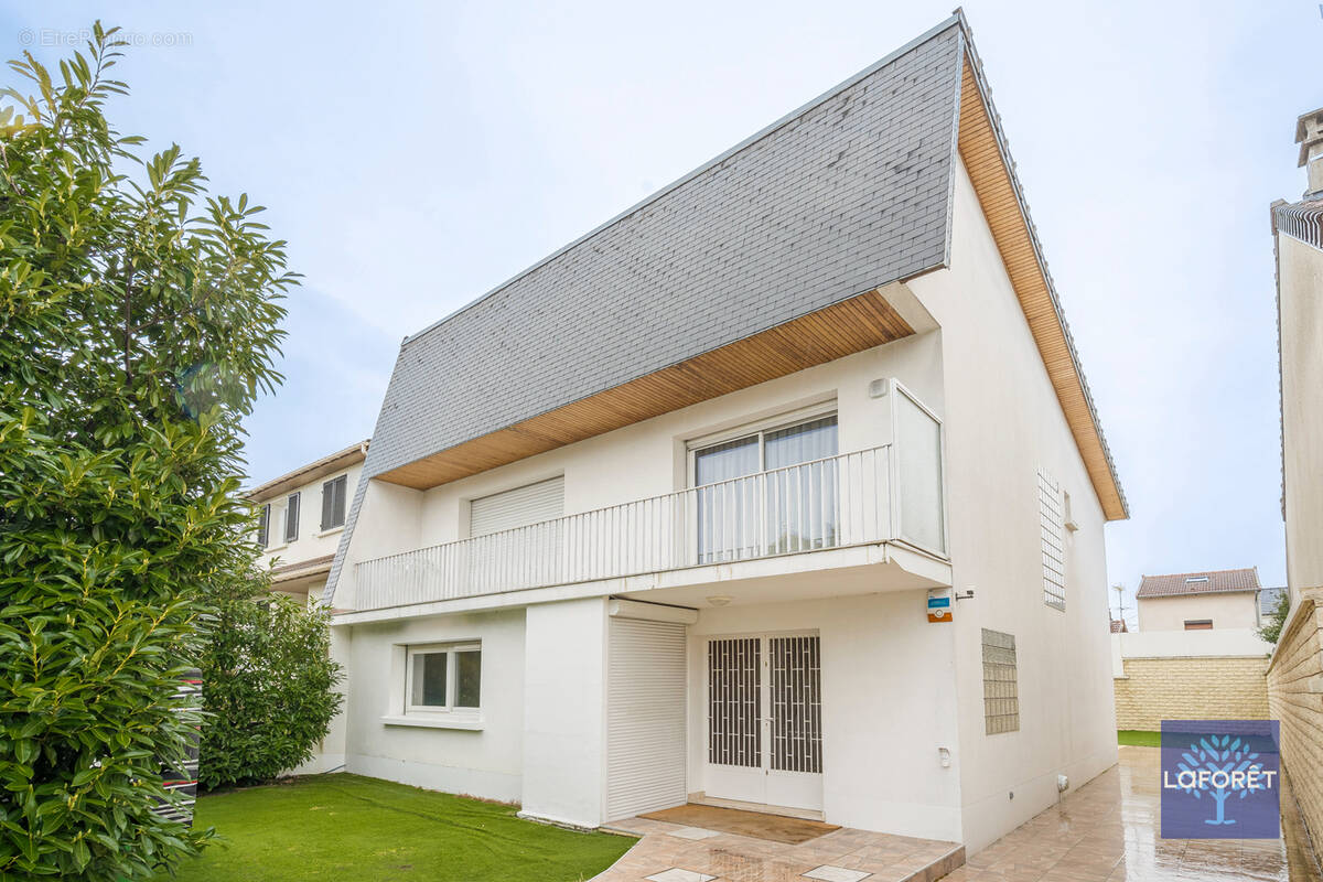 Maison à LES PAVILLONS-SOUS-BOIS