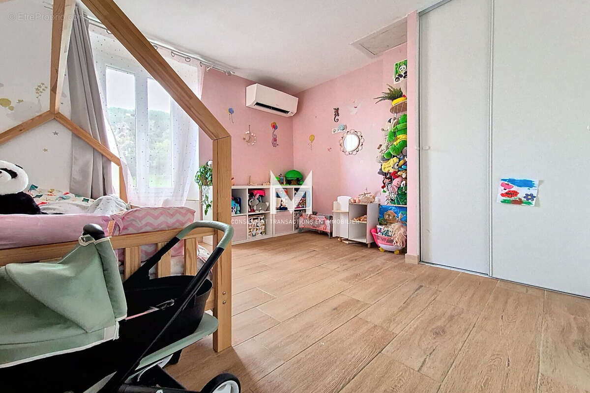 Maison à PLAN-DE-LA-TOUR