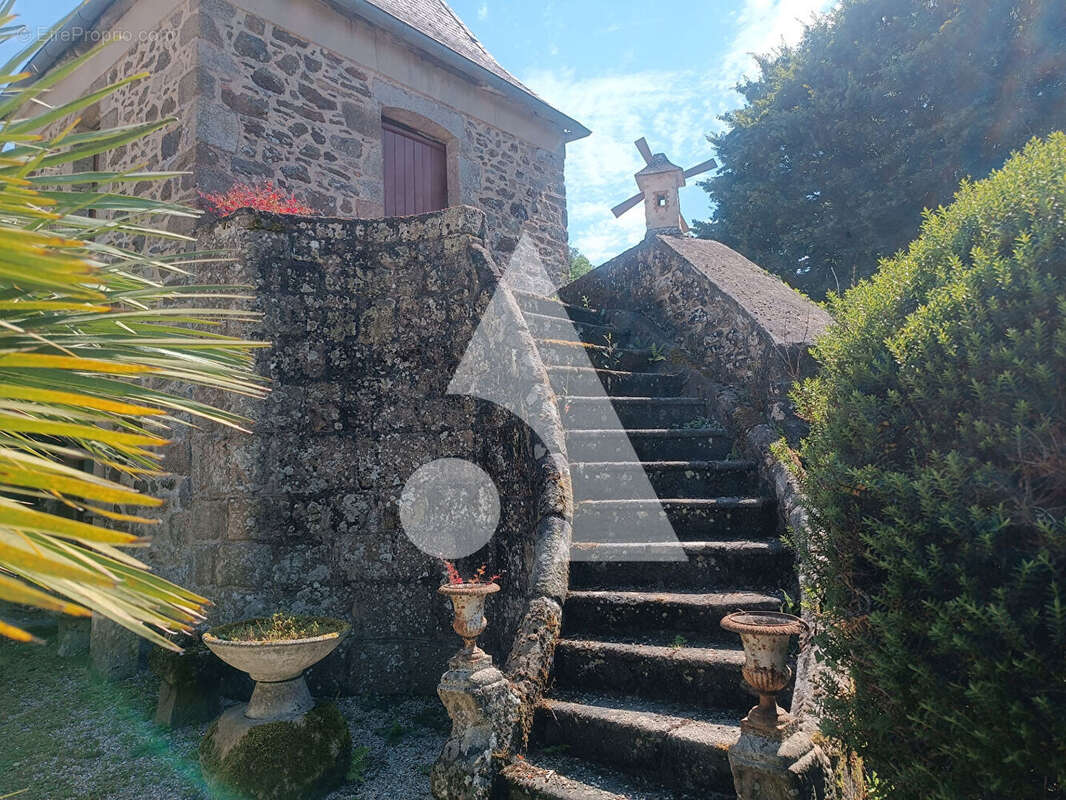 Maison à JUGON-LES-LACS
