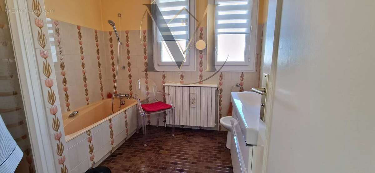 Maison à SAUVAGNON
