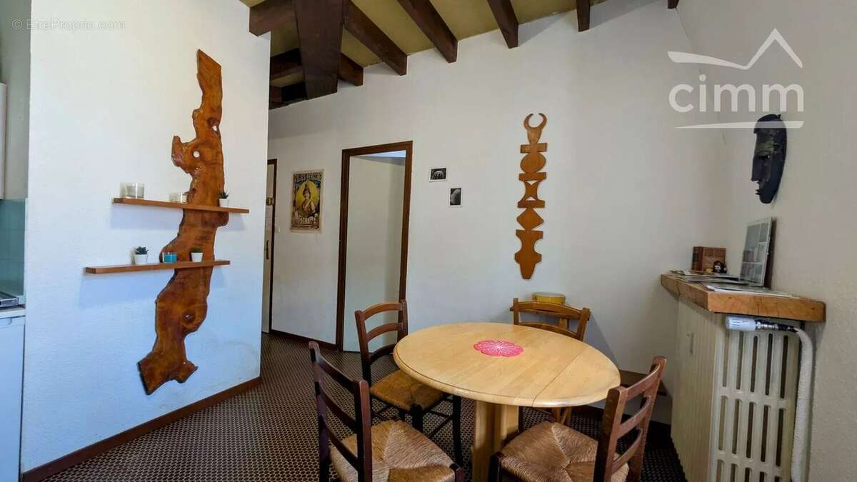 Studio centre village avec chambre séparée. - photo 3