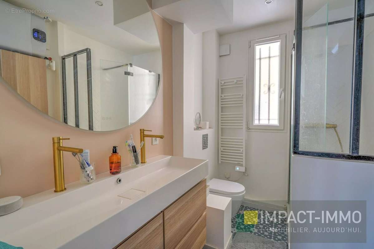Appartement à COURBEVOIE