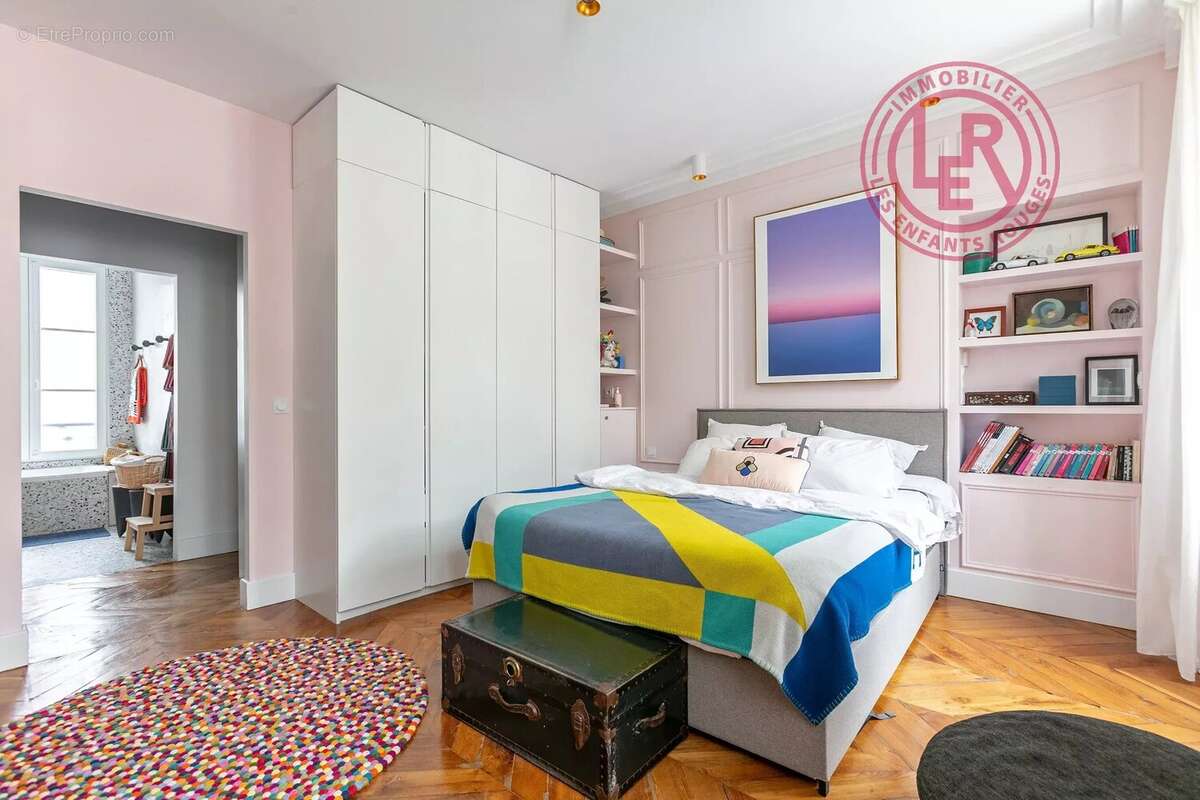 Appartement à PARIS-3E