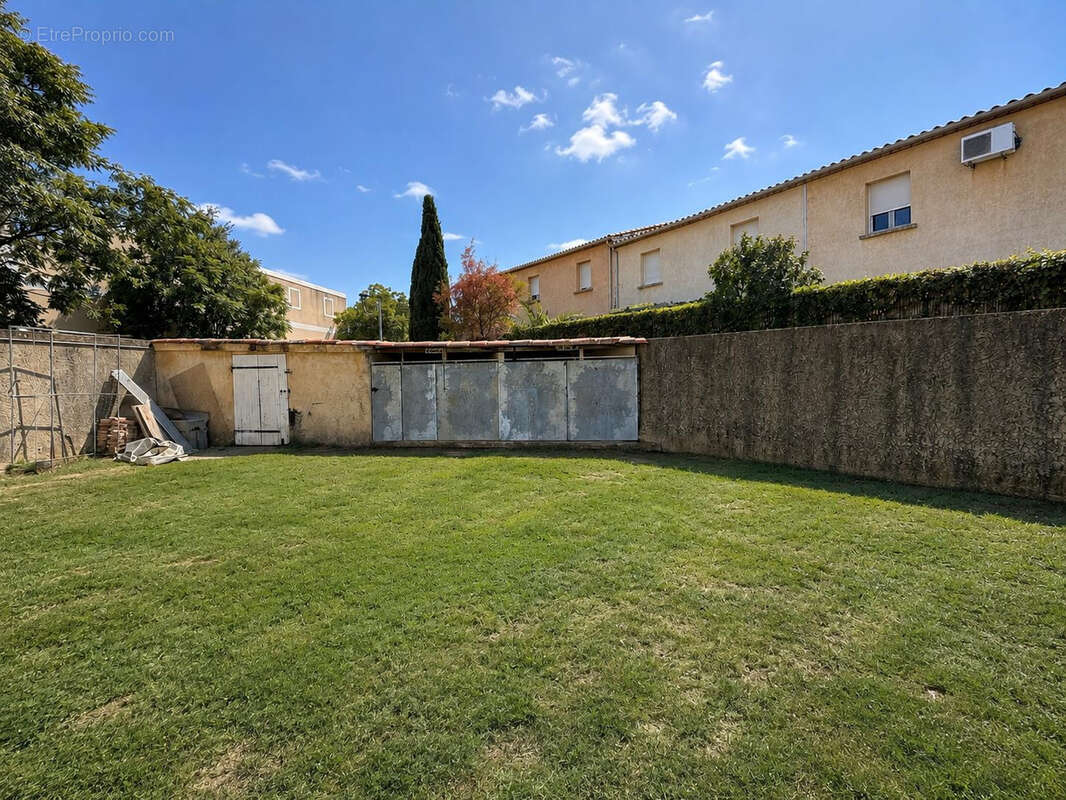 À UZÈS immeuble de 250 m2 avec 2 habitations - photo 2