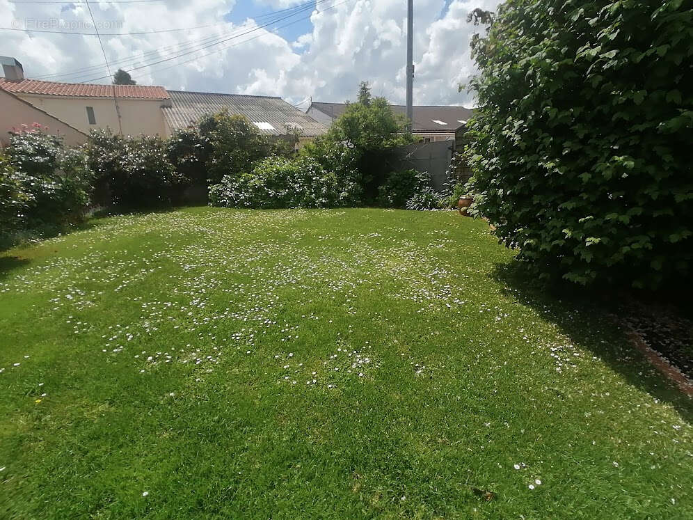 Maison à SAINT-ETIENNE-DE-MER-MORTE