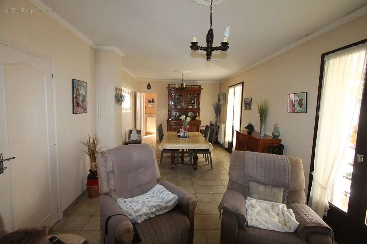 Maison à SAINT-PIERRE-D&#039;EYRAUD