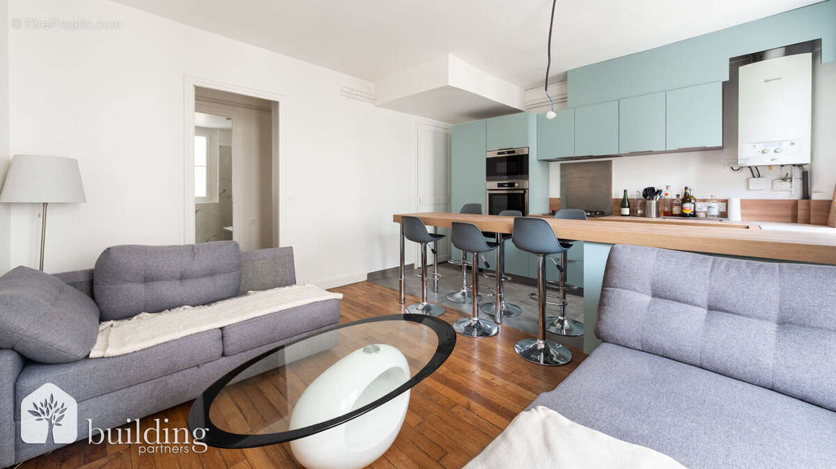 Appartement à PARIS-16E