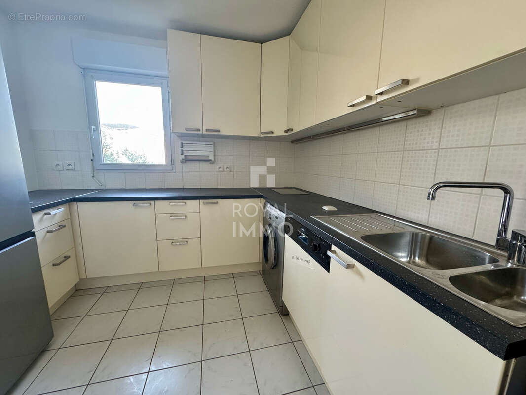 Appartement à SOLLIES-PONT