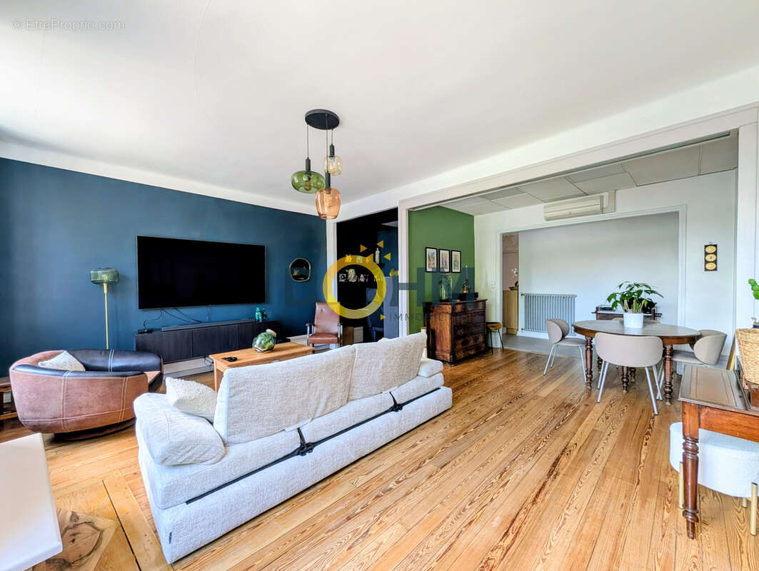 Appartement à LA TOUR-DU-PIN