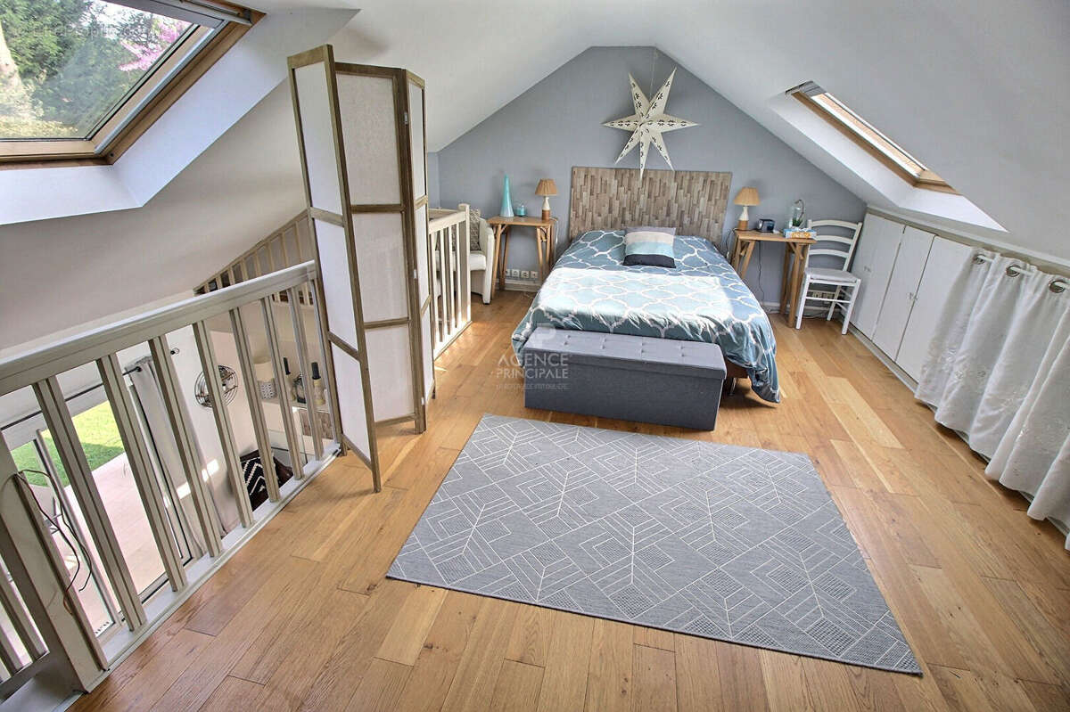 Maison à VERNEUIL-SUR-SEINE