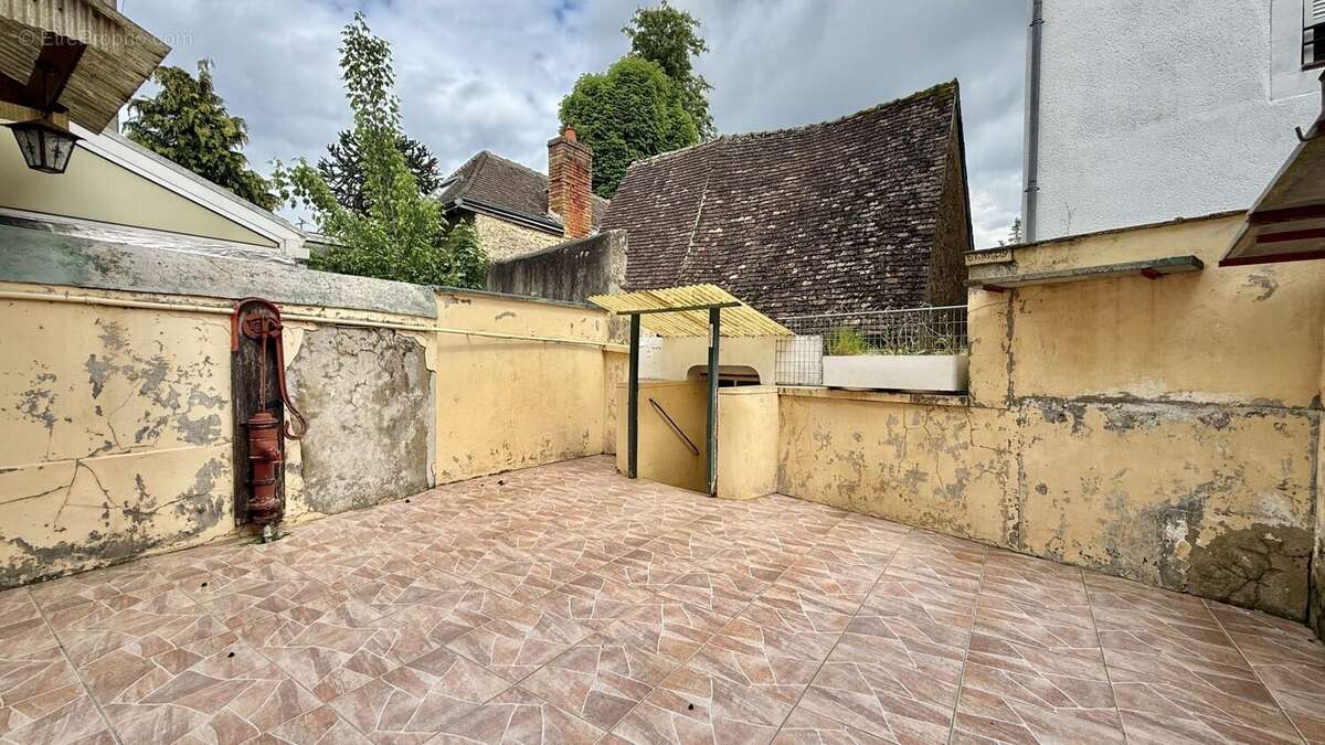 Maison à BONNETABLE