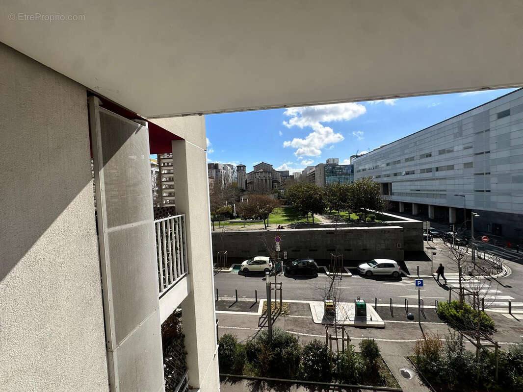 Appartement à MARSEILLE-3E