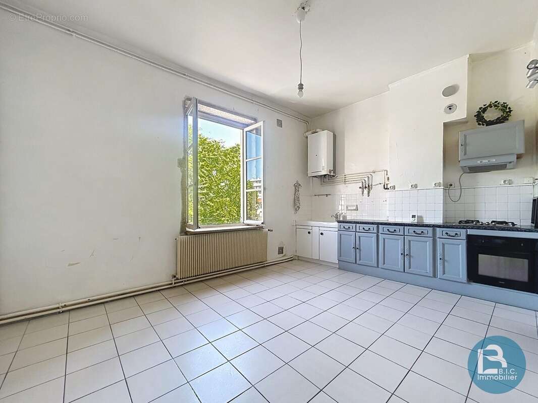 Appartement à LYON-8E