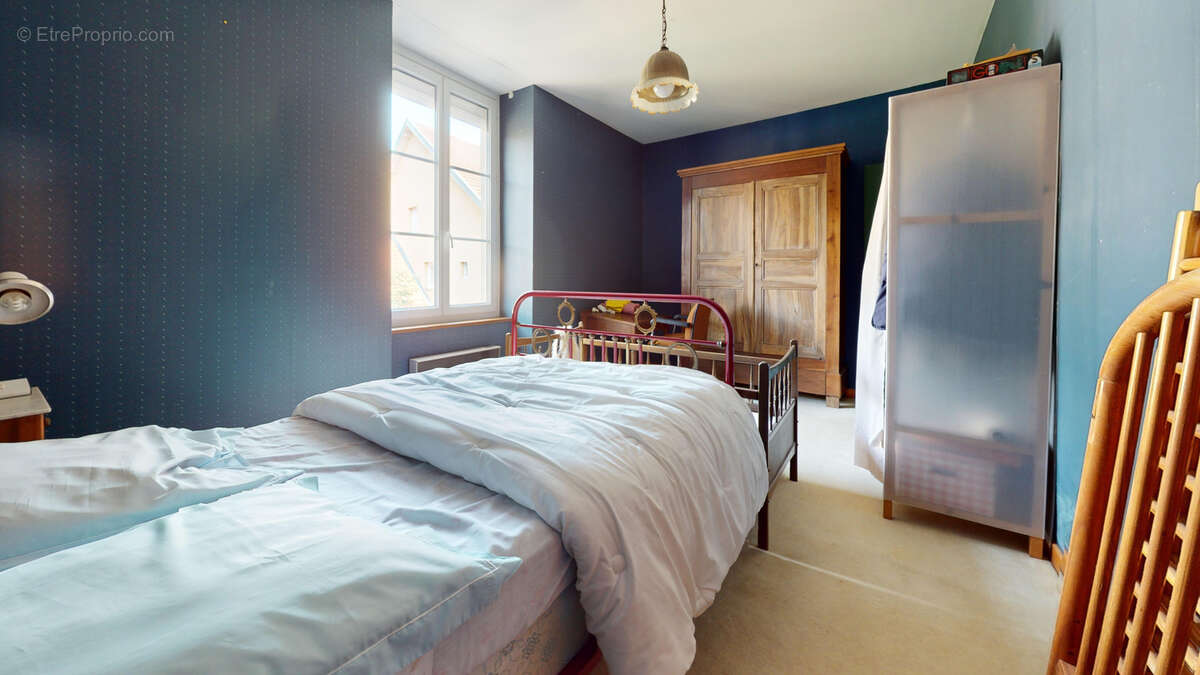 Maison à SERRE-LES-SAPINS