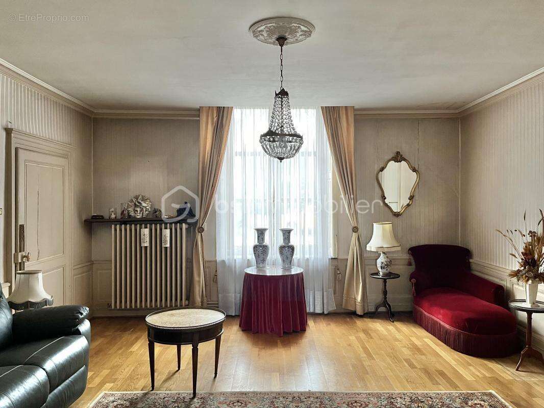 Appartement à BALAN