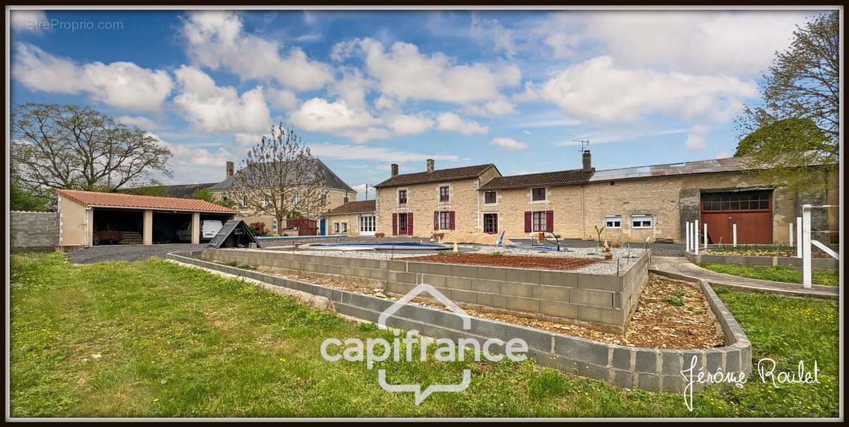 Maison en pierre à vendre 6 pièces 4 chambres + studio indépendant sur terrain 3 260 m² avec dépendances Champigny-En-Rochereau  - photo 4