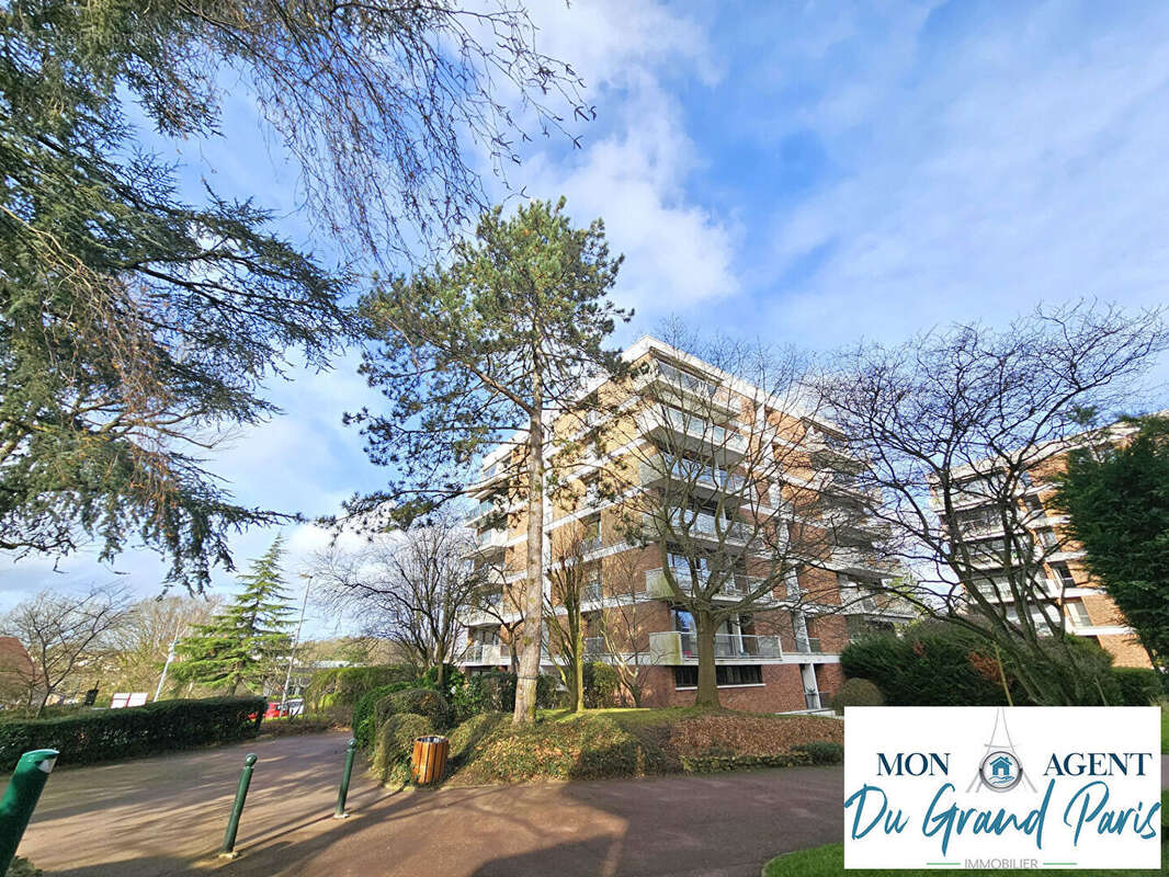 Appartement à JOUY-EN-JOSAS