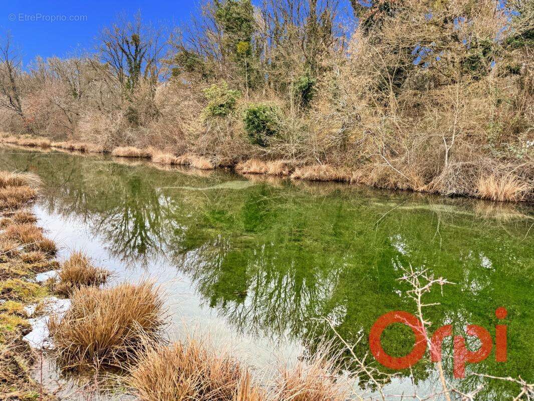 Maison à DUN-SUR-AURON