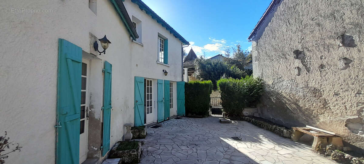 Maison à GRAND-BRASSAC
