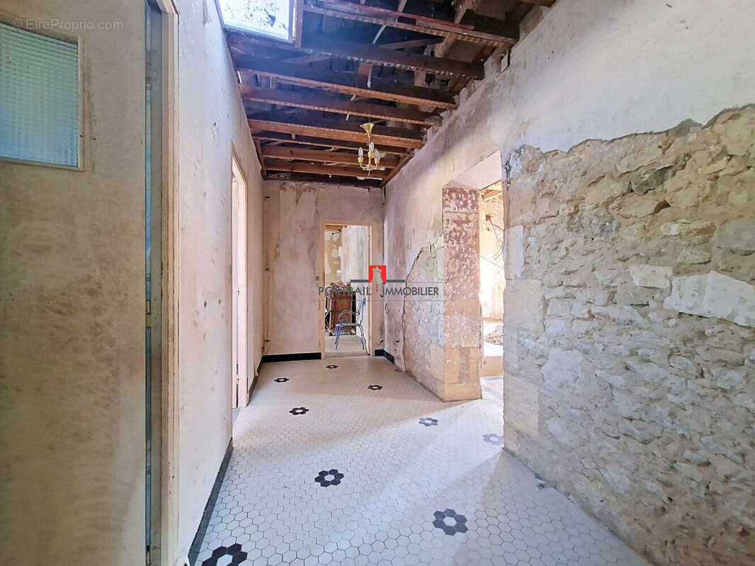 Maison 166 m² à Saint-Christoly-De-Blaye  - photo 8