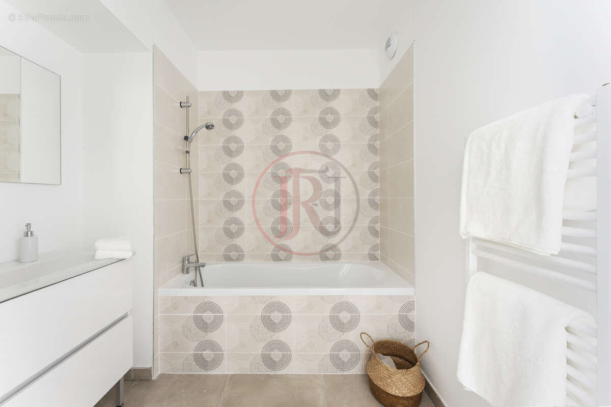 Appartement à MAUGUIO