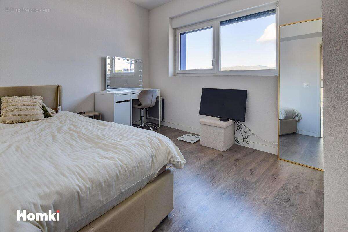 Appartement à MARSEILLE-4E