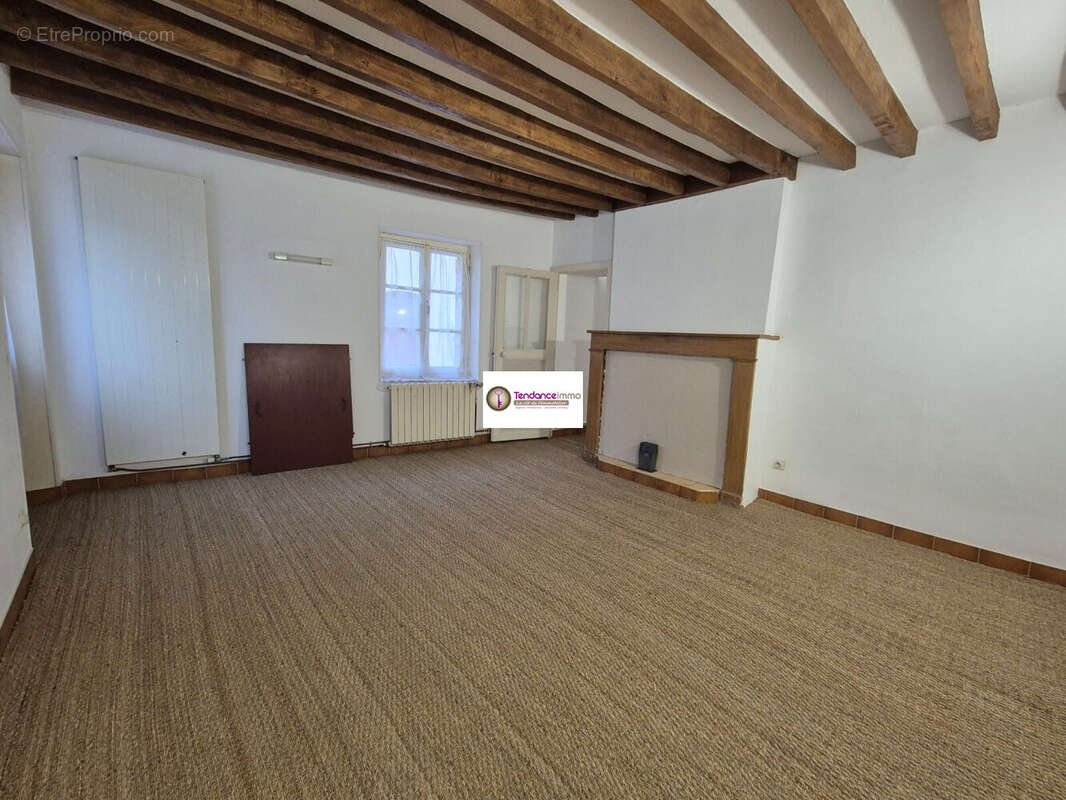 Maison à LE MELE-SUR-SARTHE