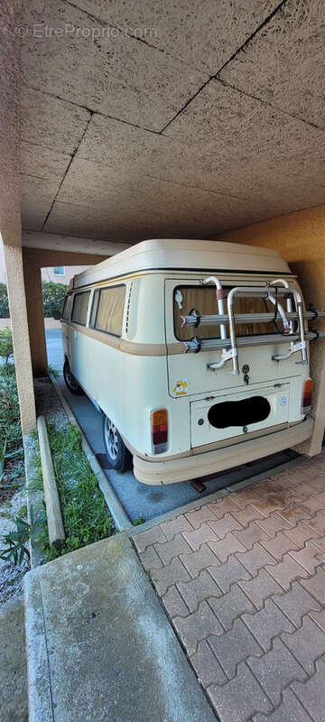 Parking à BORMES-LES-MIMOSAS