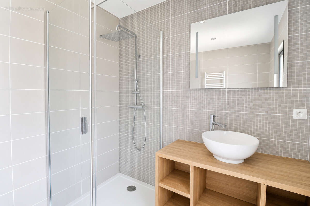 Maison de ville rénovée centre Langon - photo 8