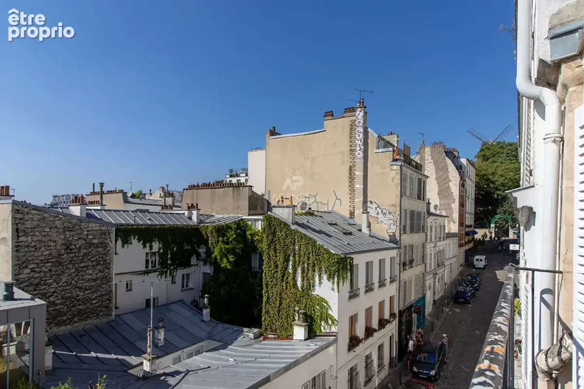 Paris 18eme - montmartre - rue tholoze - dernier etage ! balconnet a toutes les fenetres ! - photo 8
