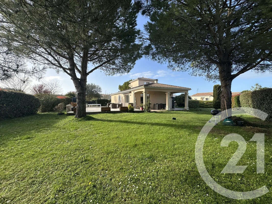 Maison à SAINT-SULPICE-DE-ROYAN