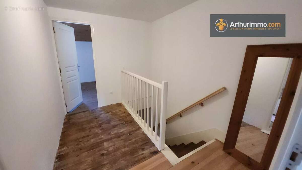 Maison à SAINTE-COLOMBE-SUR-L&#039;HERS