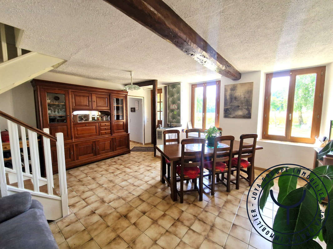 Maison à AIX-EN-OTHE