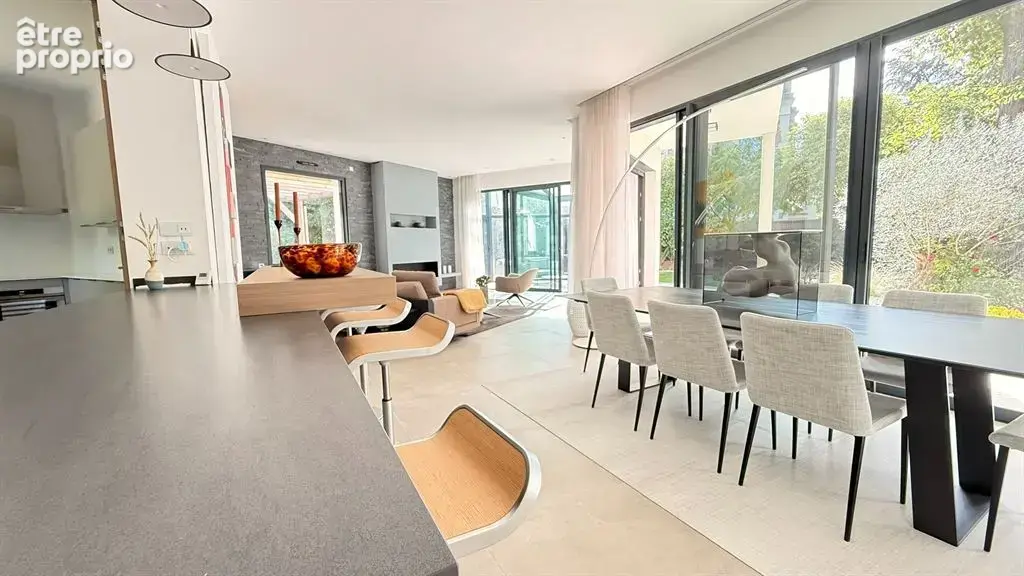 Vaucresson (92420) – Maison de 350 m², 5 chambres, terrain de 1 300 m² – Ascenseur voitures - près de Paris, Hauts-de-Seine, Île - photo 8