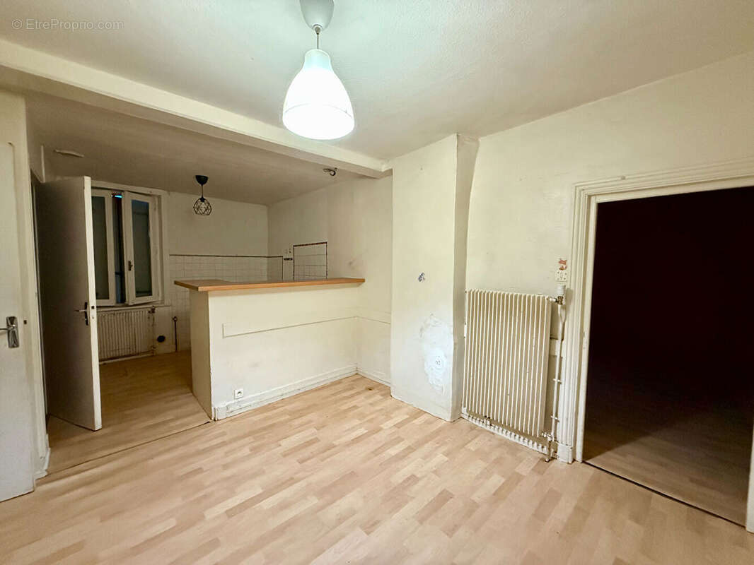 Appartement à AMPLEPUIS