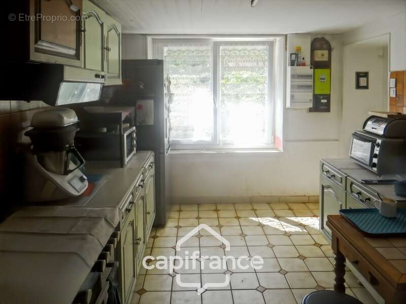 Maison à vendre  ECHASSIERES (03) Maison plus dépendances sur terrain de 2288 m2 - photo 6
