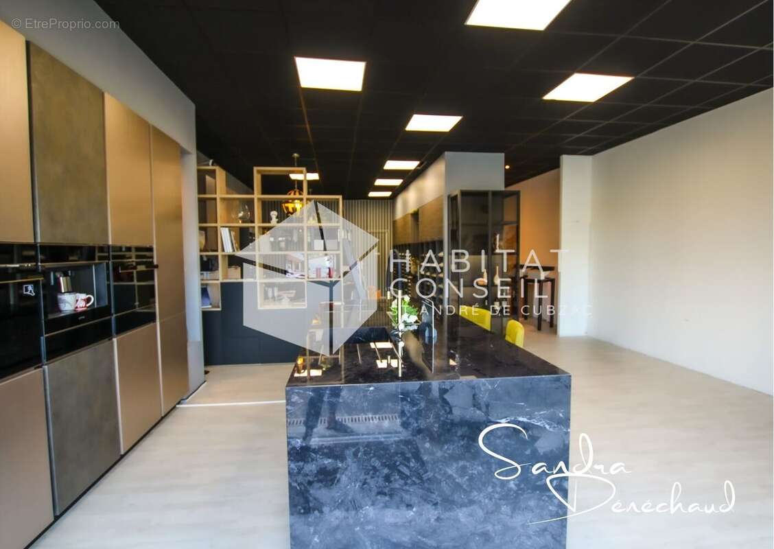 Commerce à CAVIGNAC