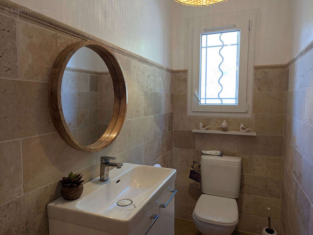 VILLECROZE, maison de plain-pied 130 m², 3 chambres, piscine, garage, terrain de 3 300 m² - photo 16