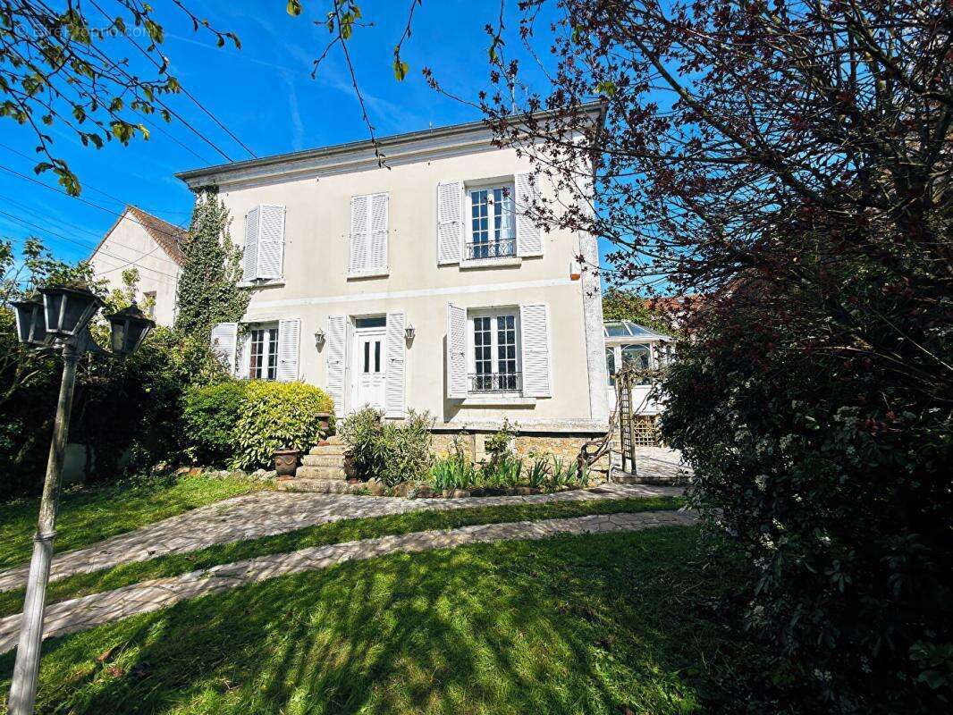 Maison à MARLY-LA-VILLE