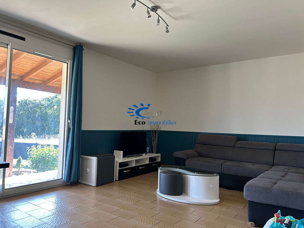 Maison à SAINT-JEAN-DE-LIVERSAY