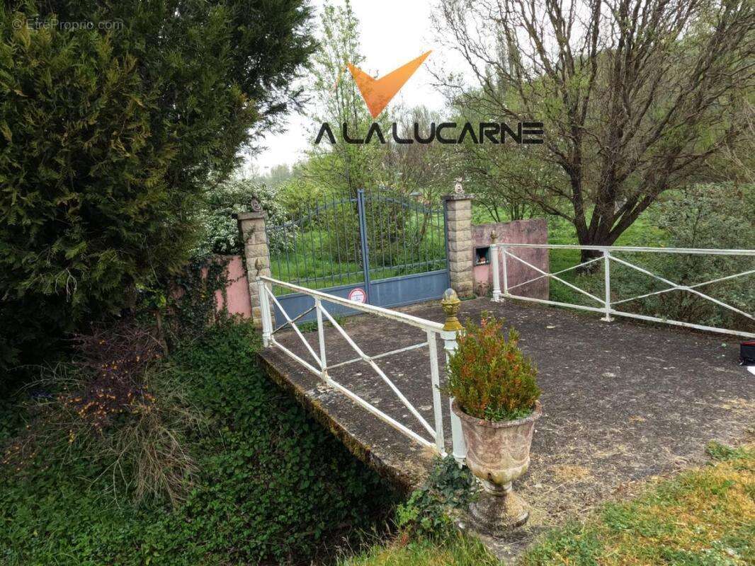 Maison à VILLAC