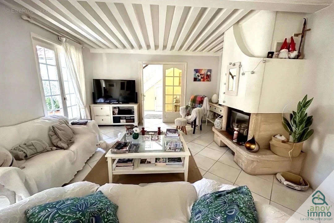 Maison à SAINT-PIERRE-DE-CHANDIEU