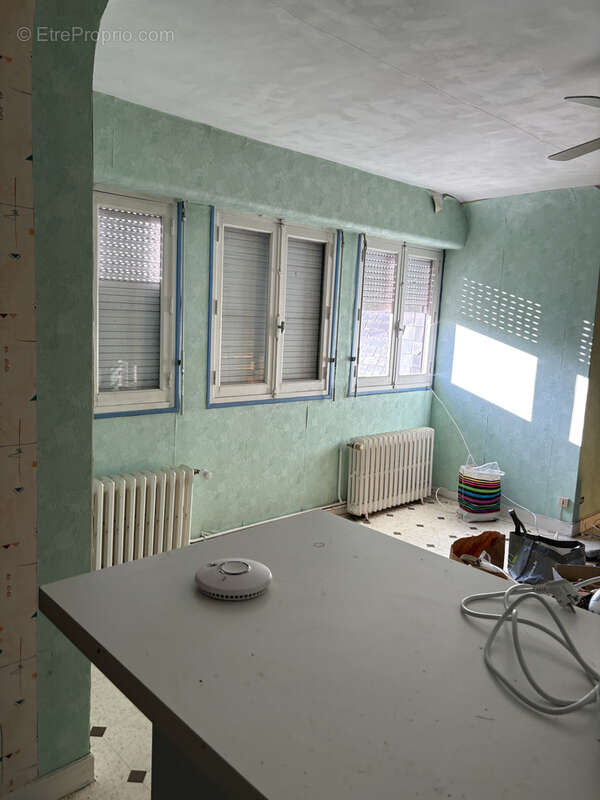 Maison à AMBRIERES-LES-VALLEES