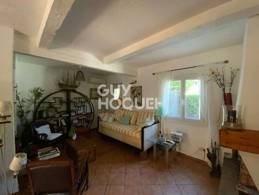 Charmante Maison à Grimaud - Votre Résidence Secondaire Idéale ! - photo 9
