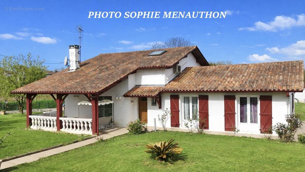 Maison à LARRESSORE
