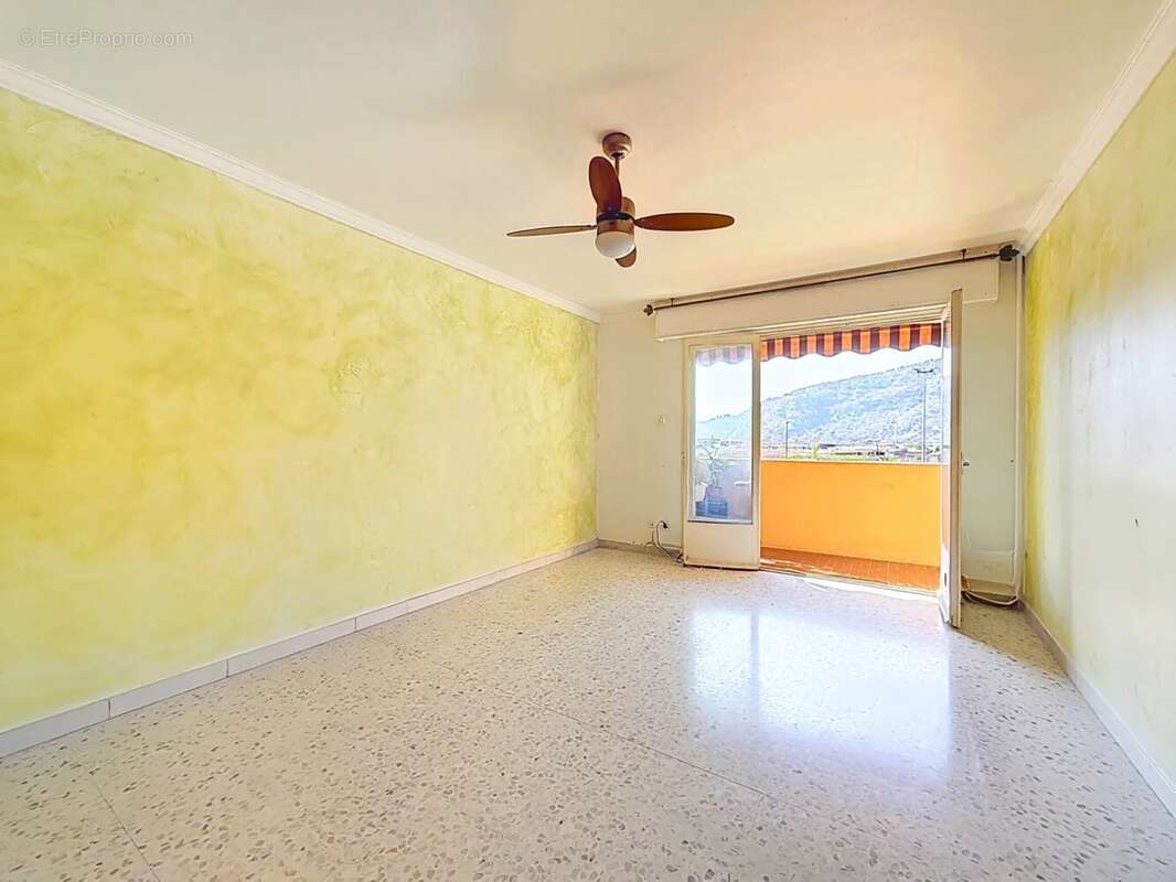 Appartement à SAINT-MARTIN-DU-VAR